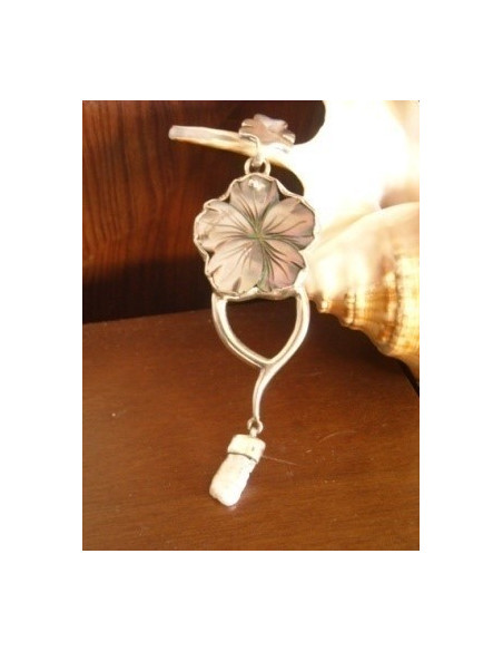 Colgante de plata y FLOR DE NACAR GRISACEA, PERLA Y PLATA
