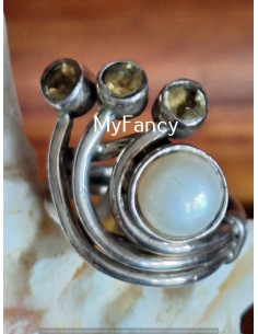 Anillo de plata FLOR PLATA CON 3 CITRINE:  TALLA:6.